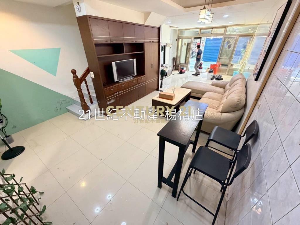 近青埔山安路🏠前院停車繽紛透天