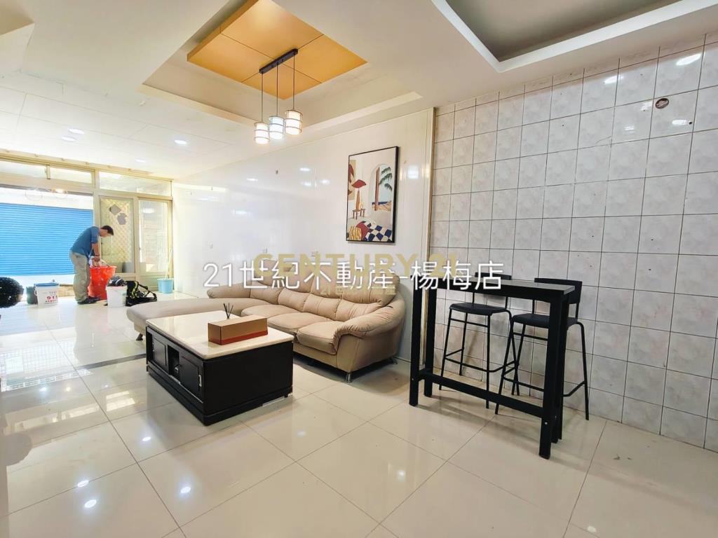 近青埔山安路🏠前院停車繽紛透天