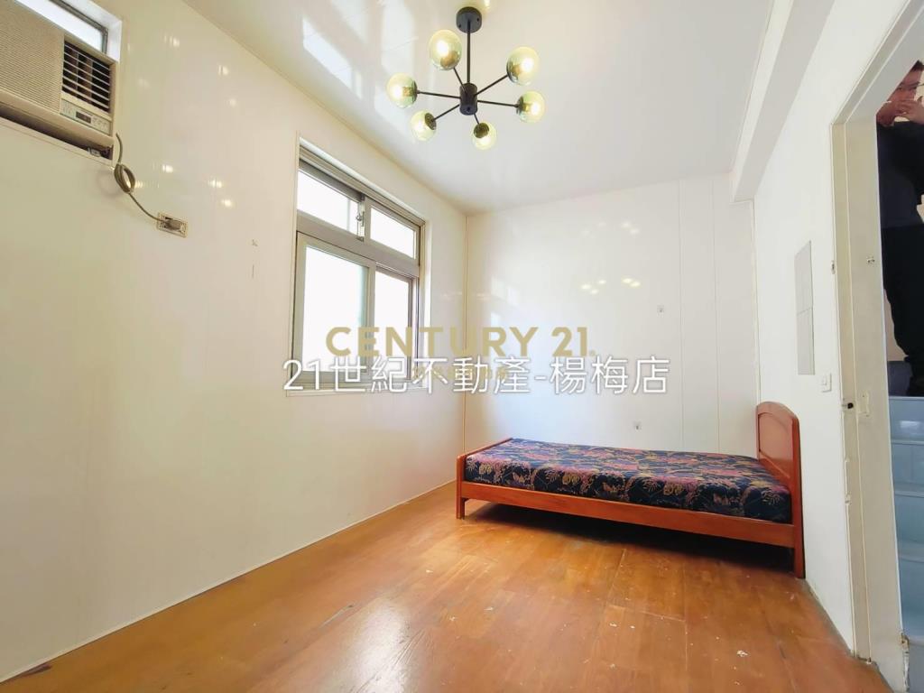 近青埔山安路🏠前院停車繽紛透天