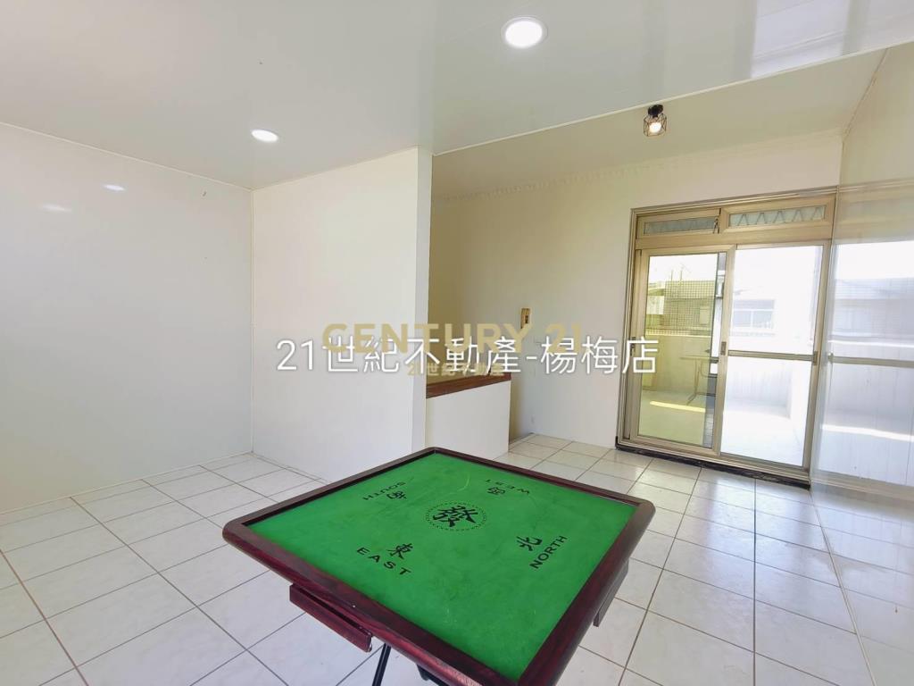 近青埔山安路🏠前院停車繽紛透天