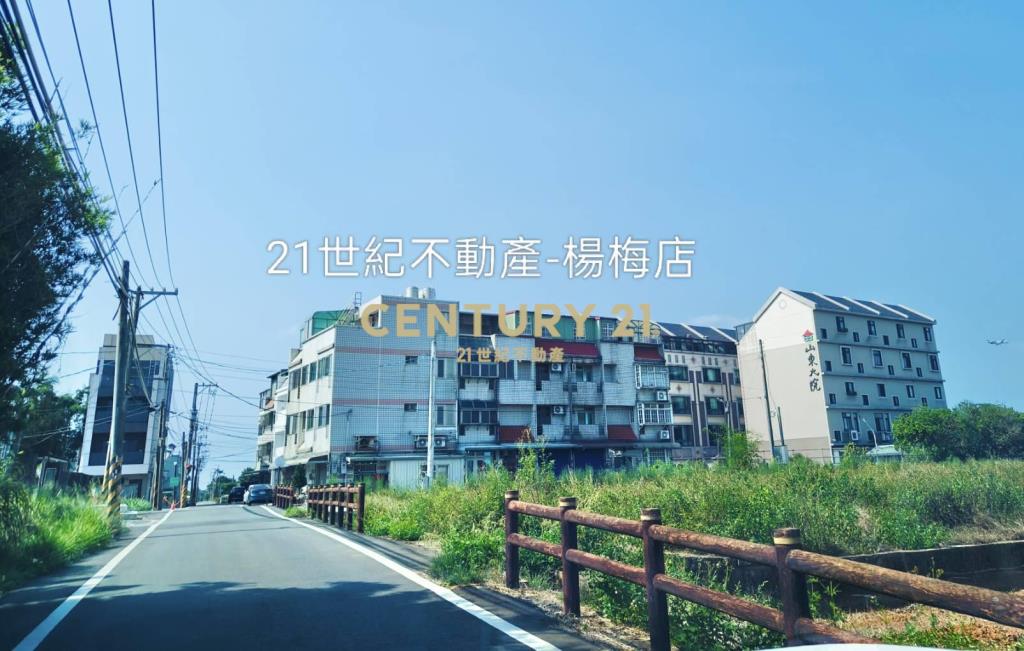 近青埔山安路🏠前院停車繽紛透天