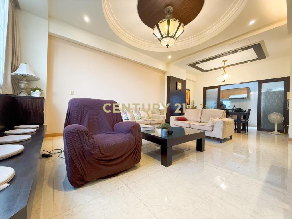 賀岡精緻雙車美別墅