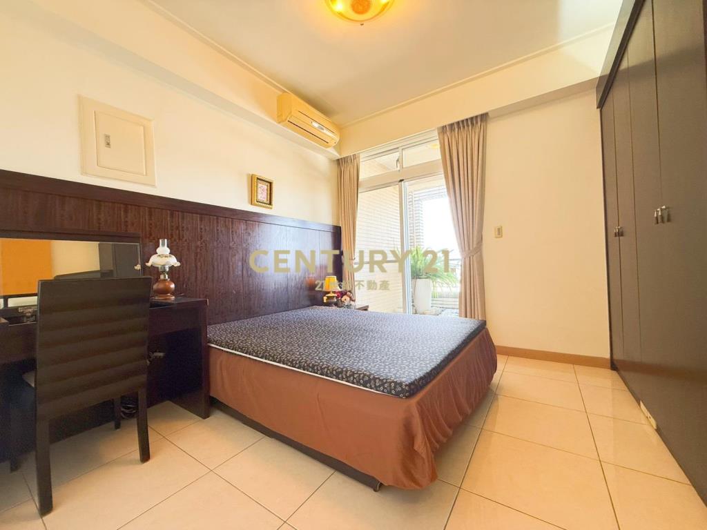 賀岡精緻雙車美別墅