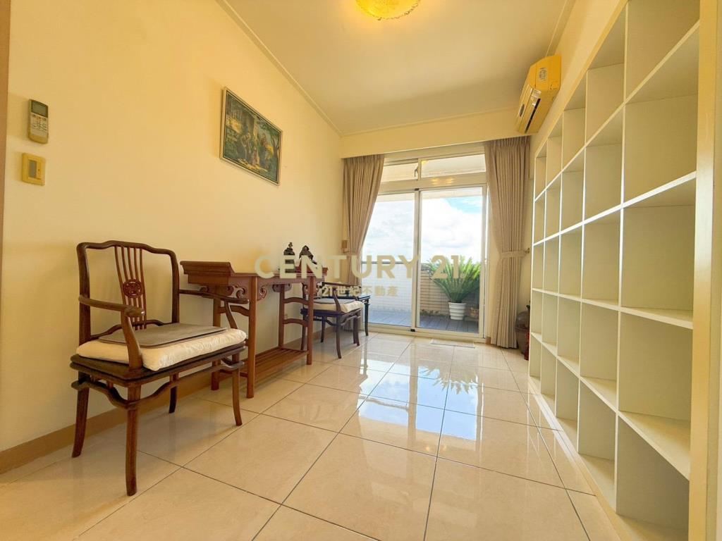 賀岡精緻雙車美別墅