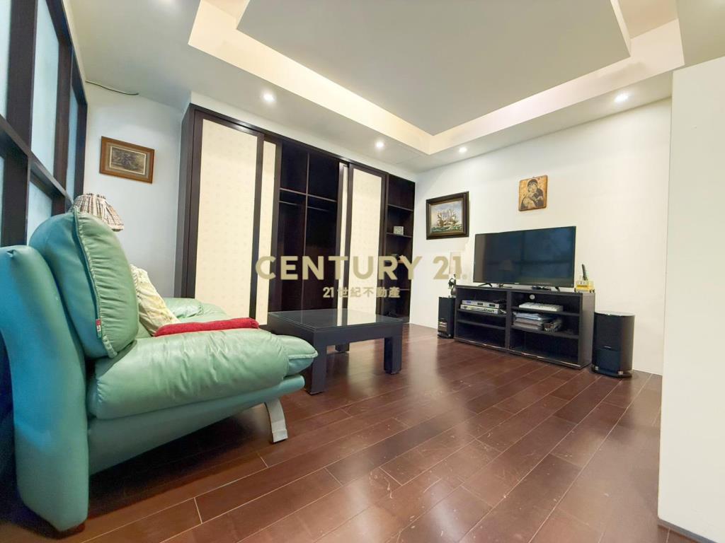 賀岡精緻雙車美別墅