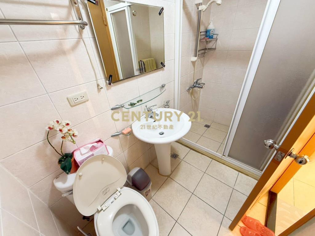 賀岡精緻雙車美別墅