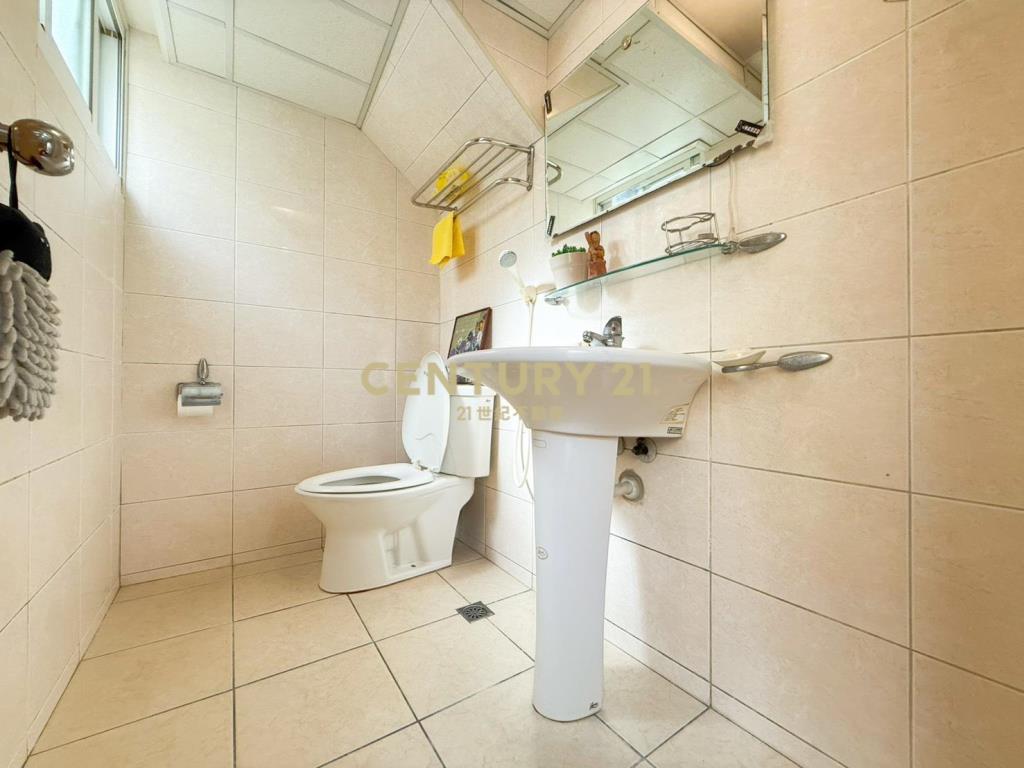 賀岡精緻雙車美別墅