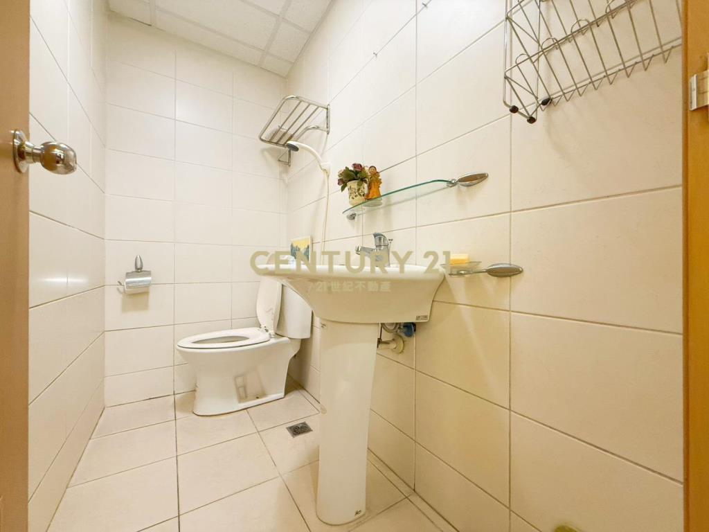 賀岡精緻雙車美別墅