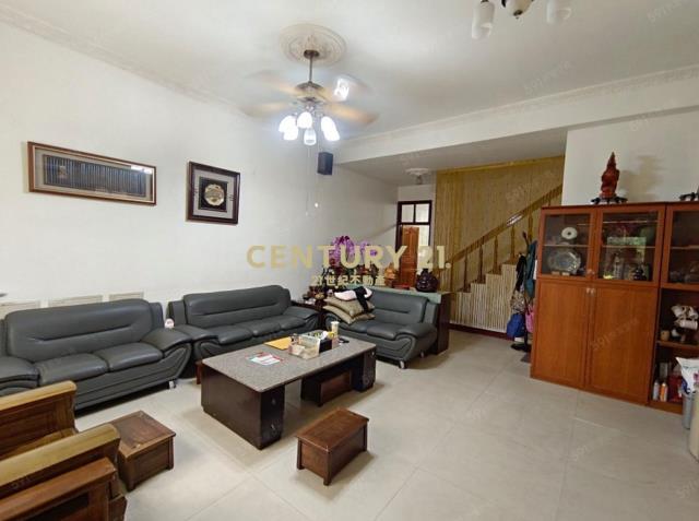 近龍潭交流道合法農舍