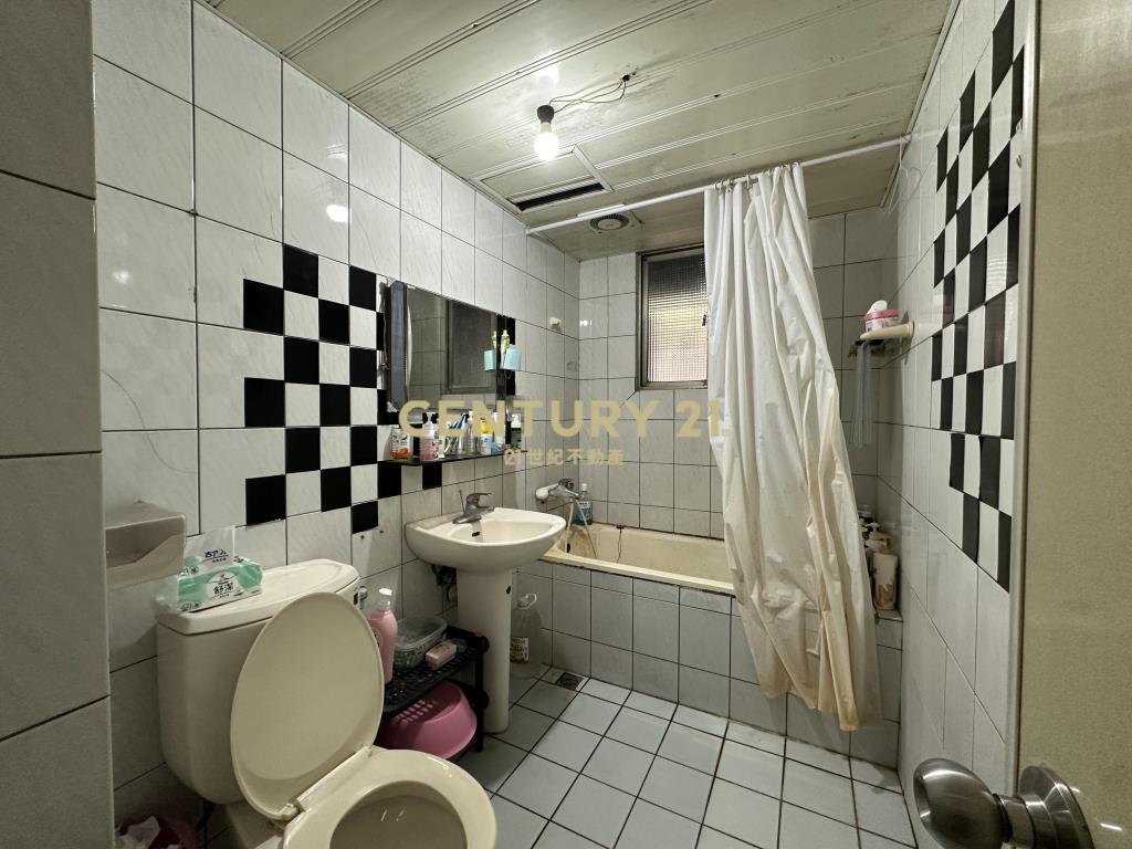 中原大學哈佛林收租5雅房