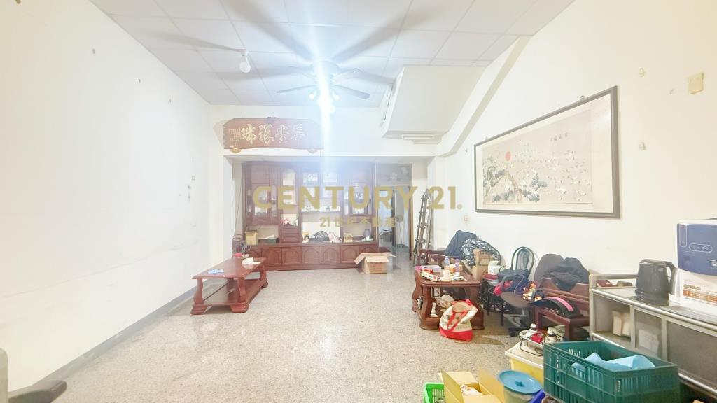 台中車站近百坪店住