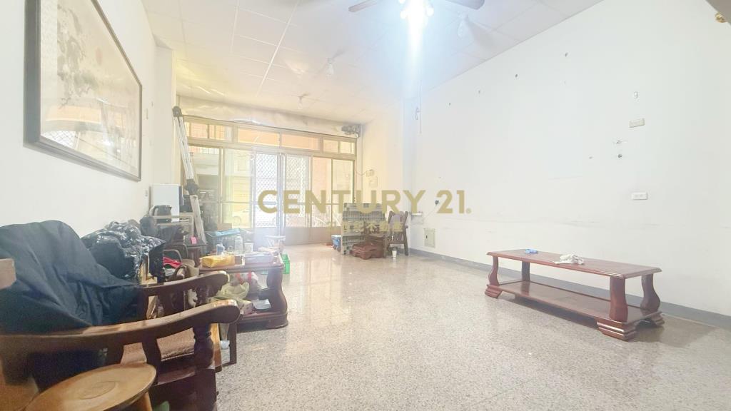 台中車站近百坪店住