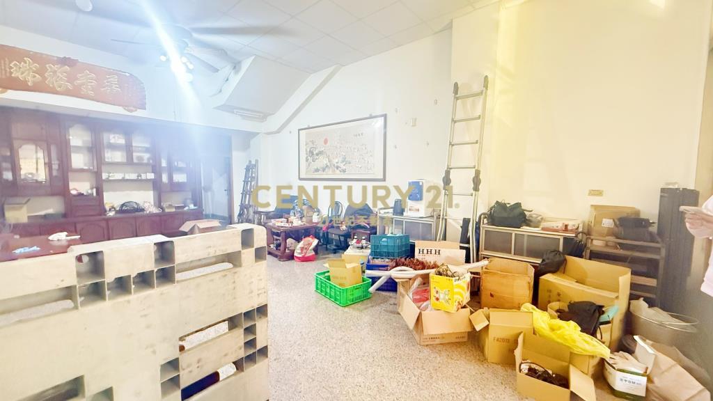 台中車站近百坪店住