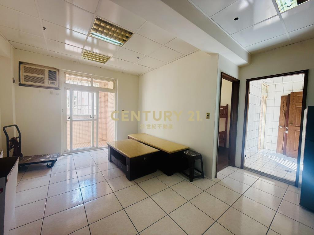 幼獅交流道，比佛利電梯低總價兩房