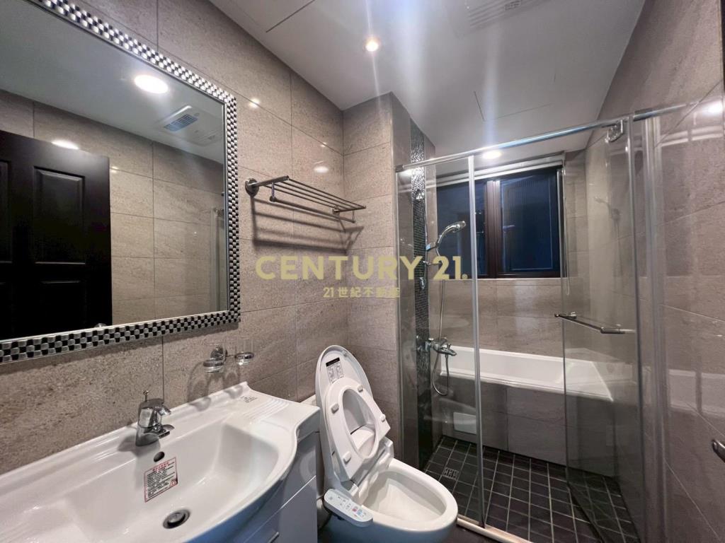 八擴G01景觀2房車