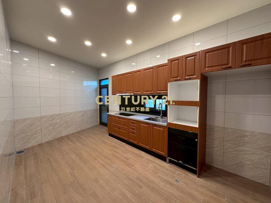 近SOGO、捷運A20日式透天