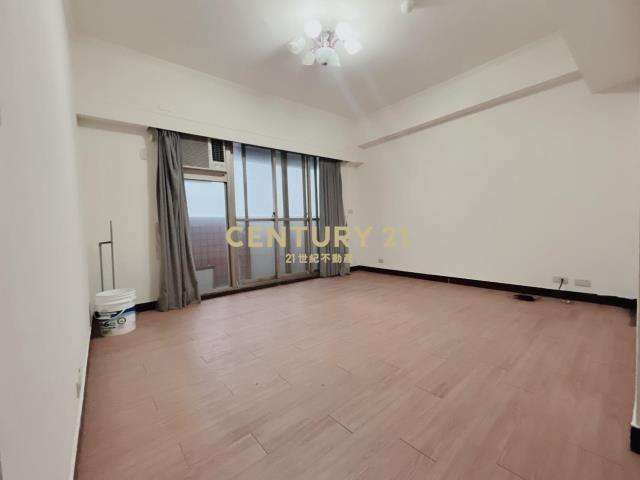 近楊梅交流道凱薩4房