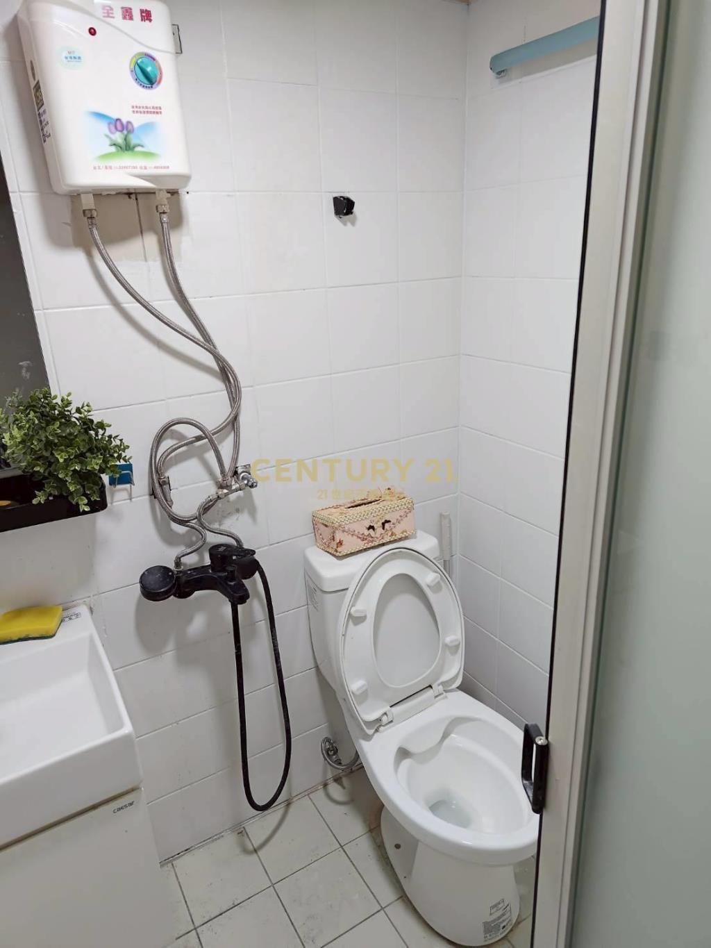 中原電梯獨立陽台套房(7F)