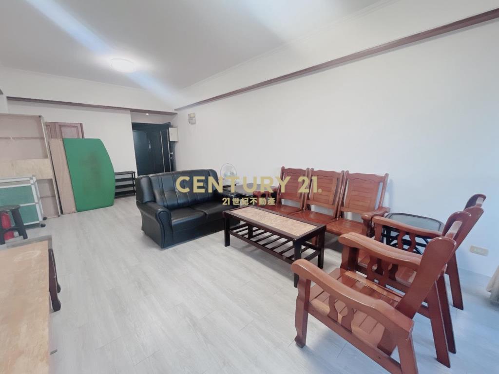 楊梅體育園區凱薩3房車