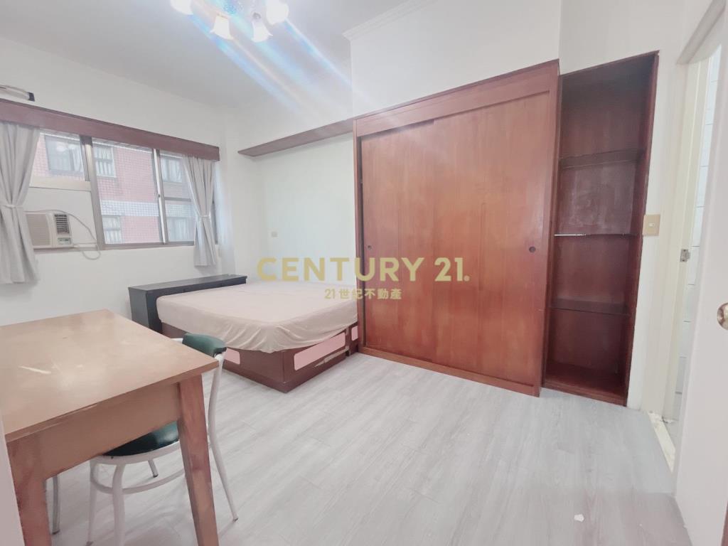 楊梅體育園區凱薩3房車