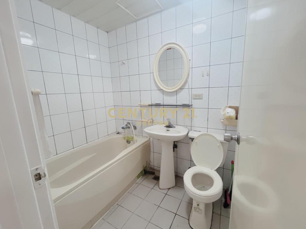 楊梅體育園區凱薩3房車