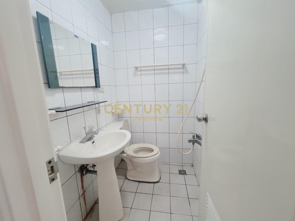 楊梅體育園區凱薩3房車