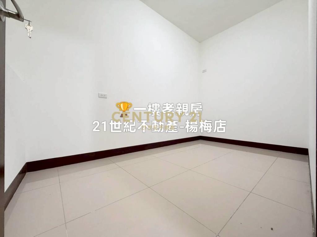 中央街-前院雙車位🏠孝親房-活巷透天