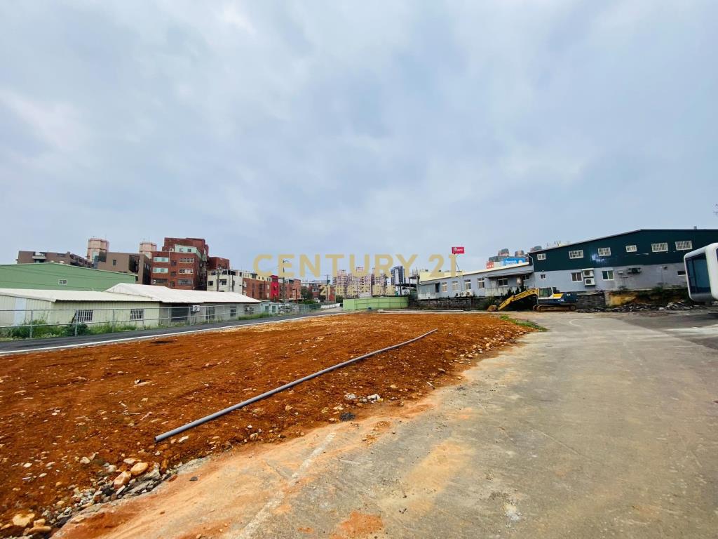 楊梅交流道農地送太空艙