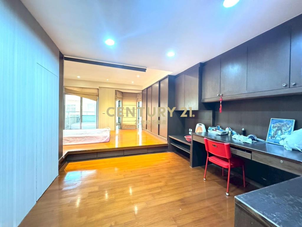 近SOGO大地坪別墅