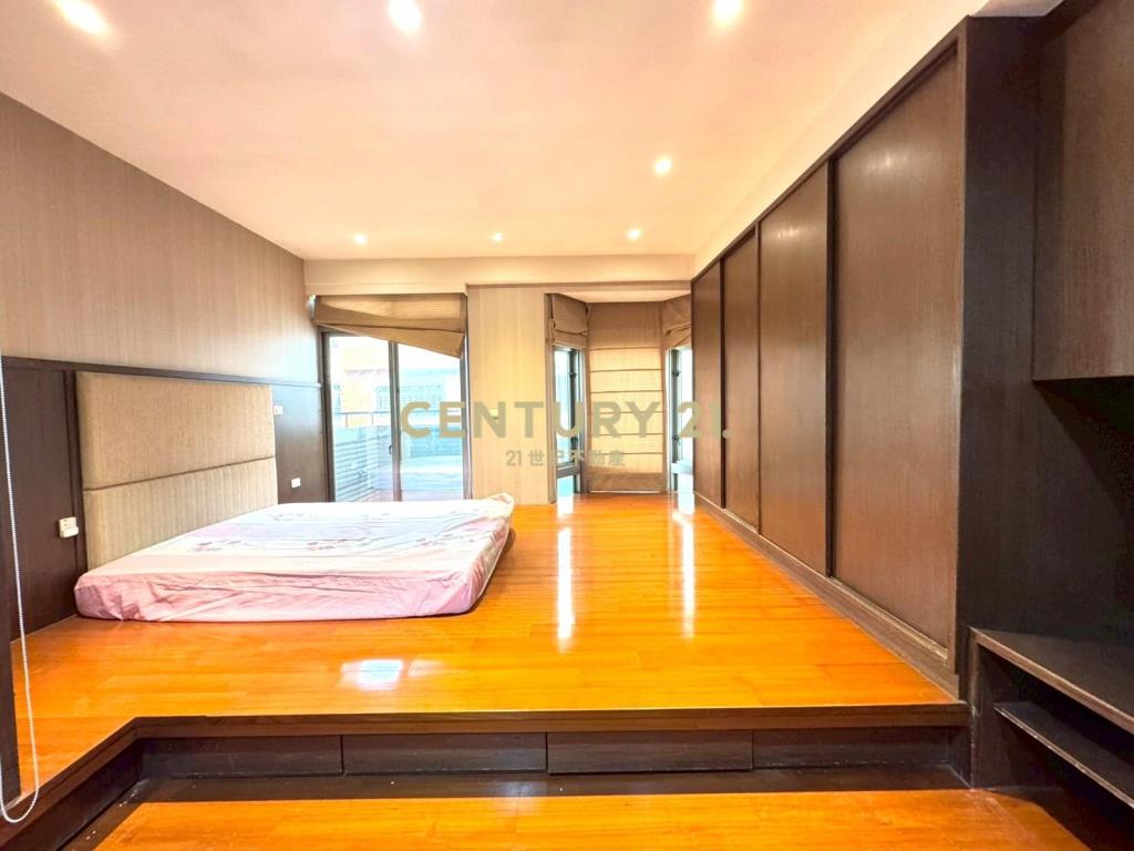 近SOGO大地坪別墅