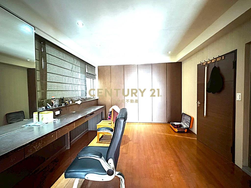 近SOGO大地坪別墅