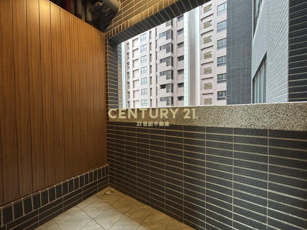 豪發帝景高樓層四房三車位