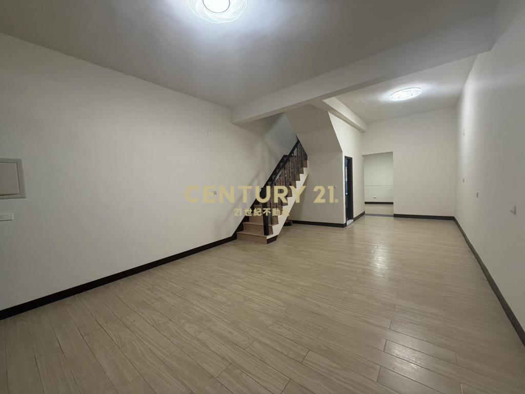 平鎮區家樂福透天