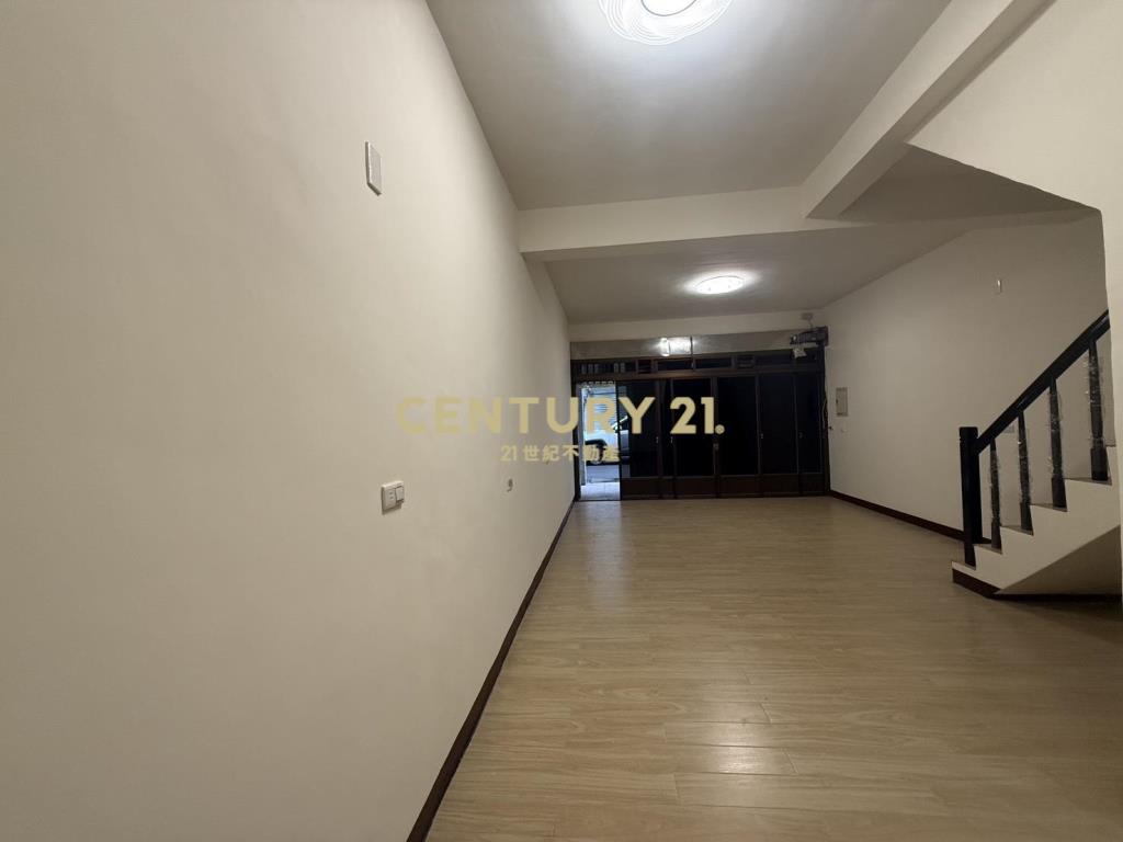 平鎮區家樂福透天