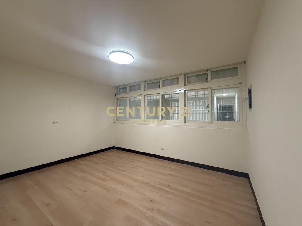 平鎮區家樂福透天