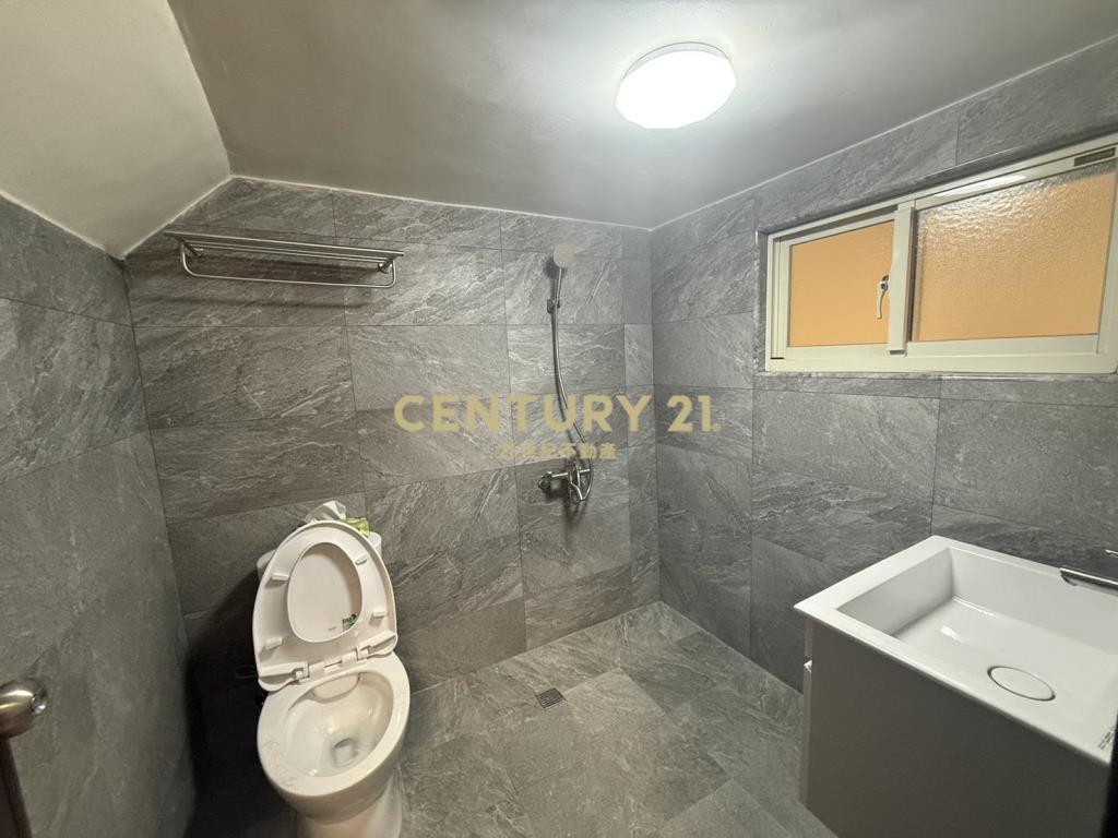 平鎮區家樂福透天