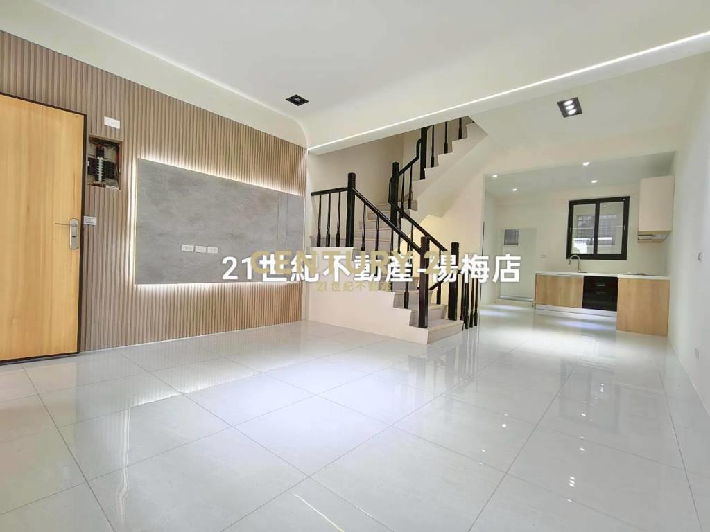 龍潭市區-中庭花園人車分道5房透天