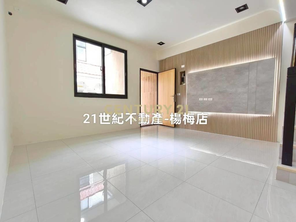 龍潭市區-中庭花園人車分道5房透天