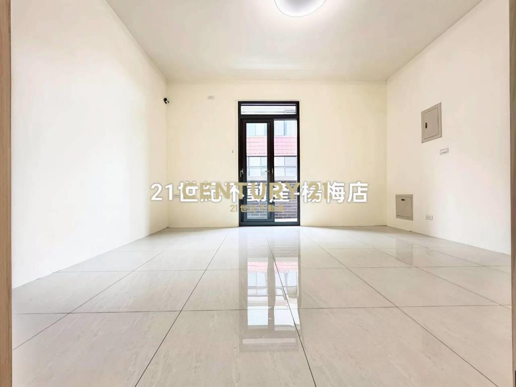 龍潭市區-中庭花園人車分道5房透天