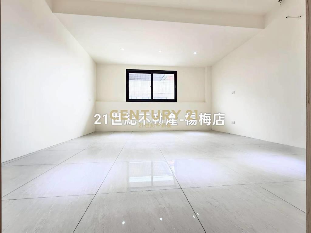 龍潭市區-中庭花園人車分道5房透天