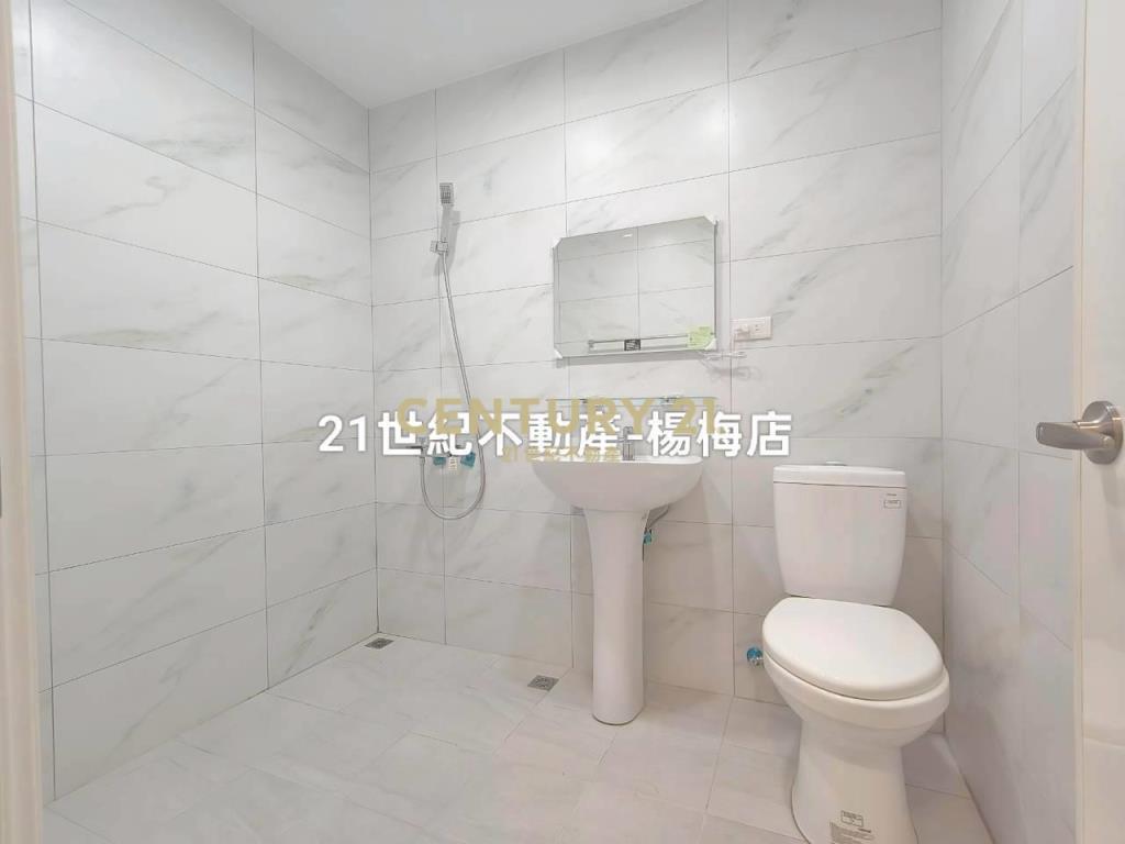 桃醫新屋🏠一樓車庫🚗孝親房透天