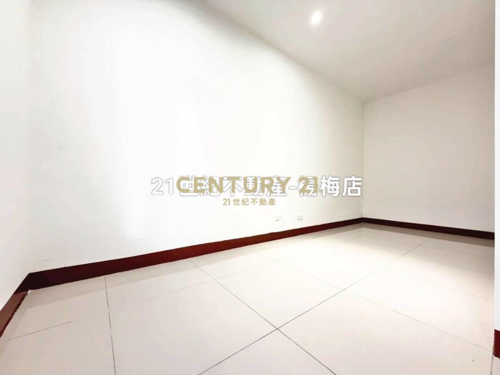 桃醫新屋🏠一樓車庫🚗孝親房透天