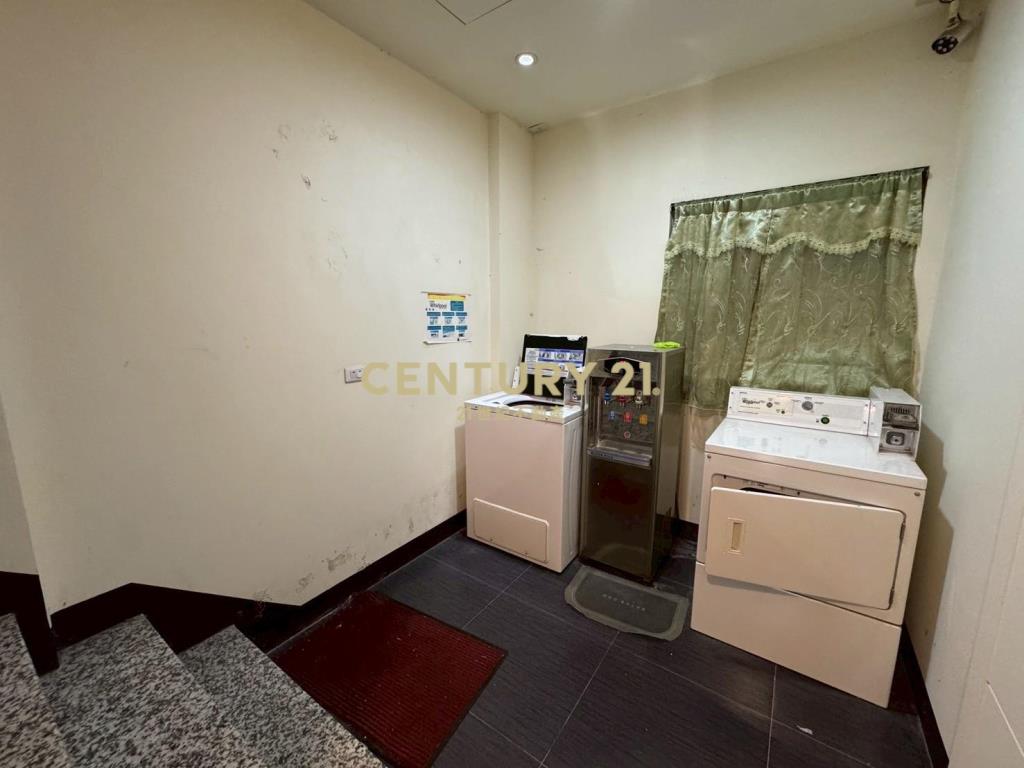 楊梅近省道收租7套房~屋齡新