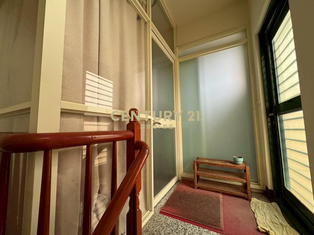 楊梅近省道收租7套房~屋齡新