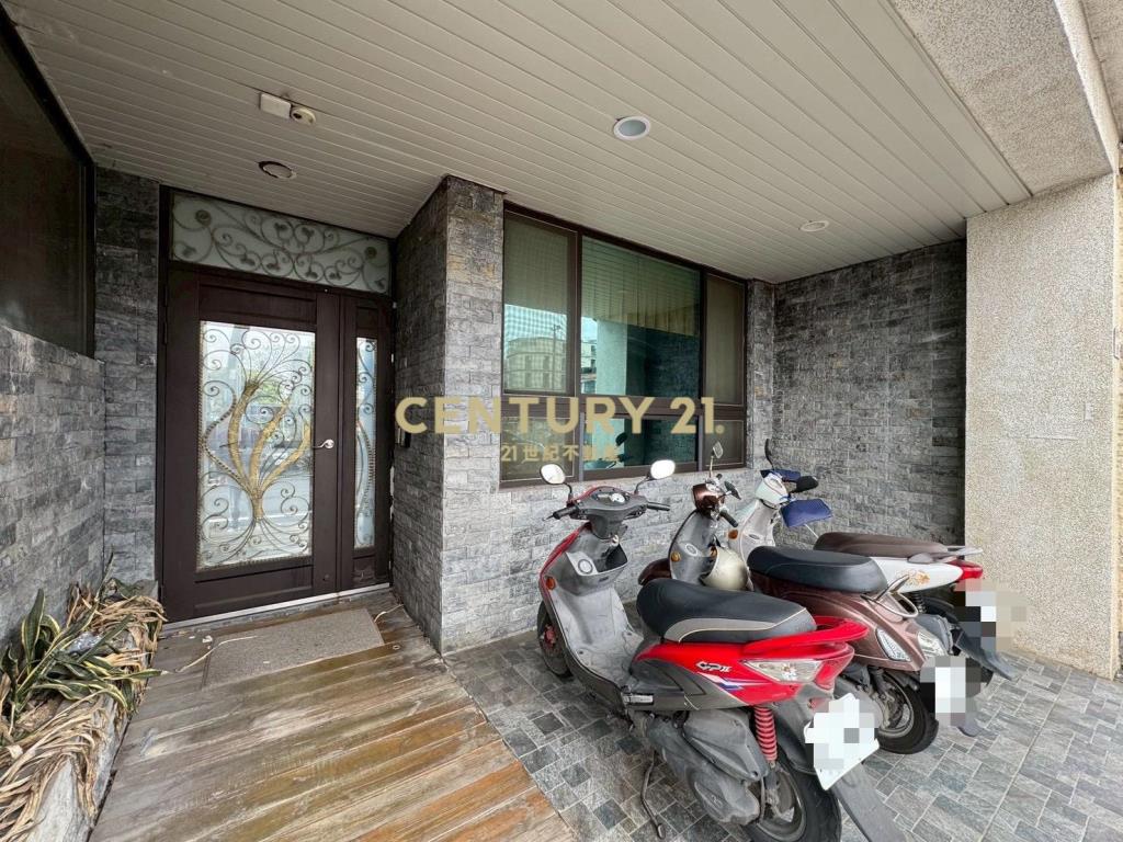 楊梅近省道收租7套房~屋齡新