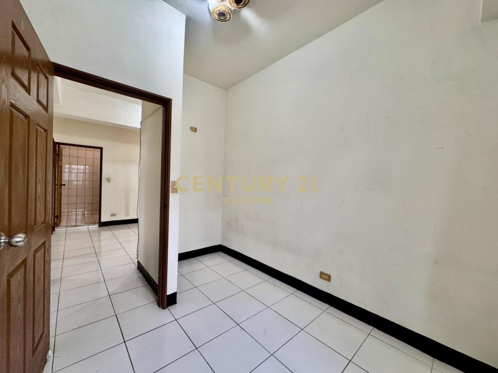 近幼獅交流道比佛利美三房