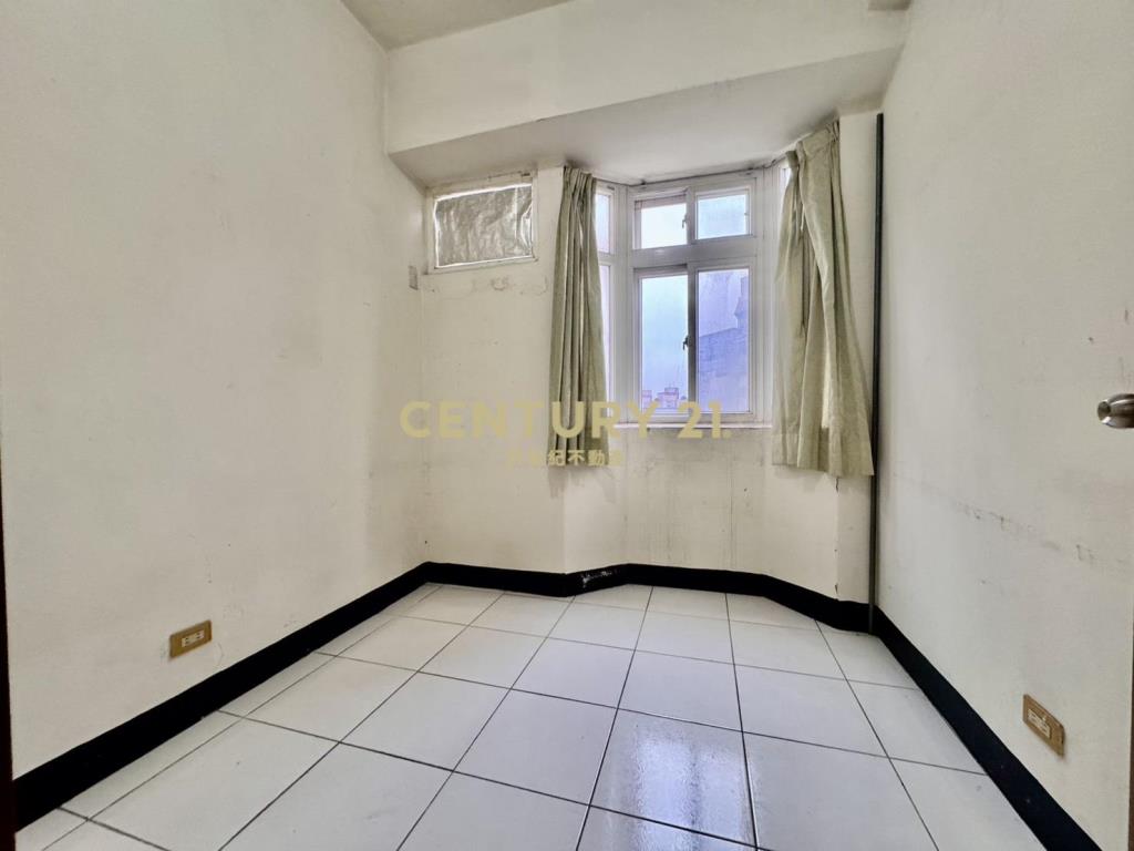 近幼獅交流道比佛利美三房