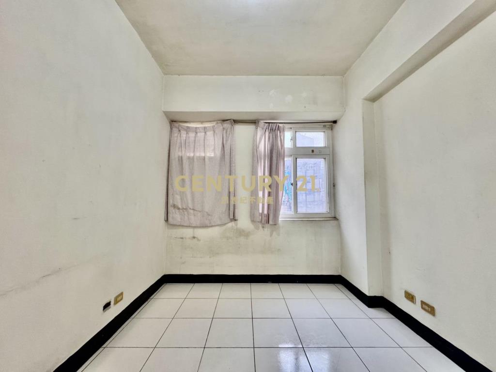 近幼獅交流道比佛利美三房