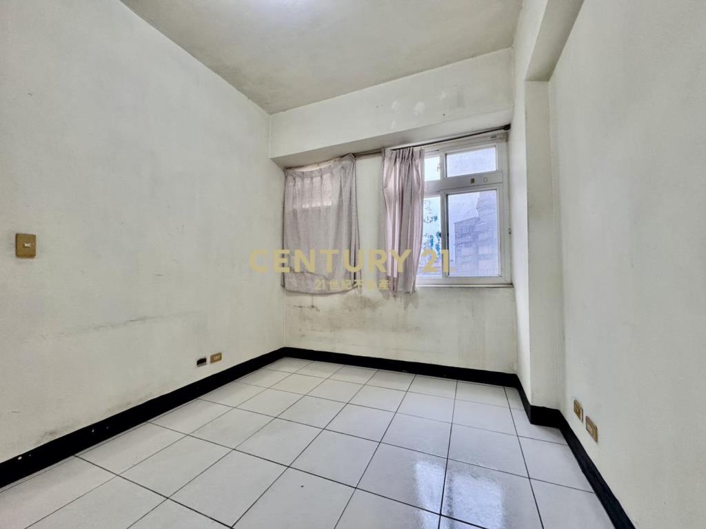 近幼獅交流道比佛利美三房