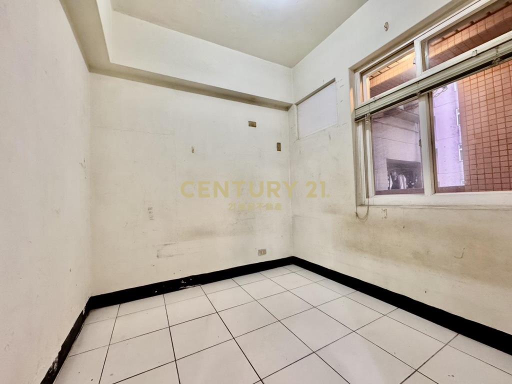 近幼獅交流道比佛利美三房